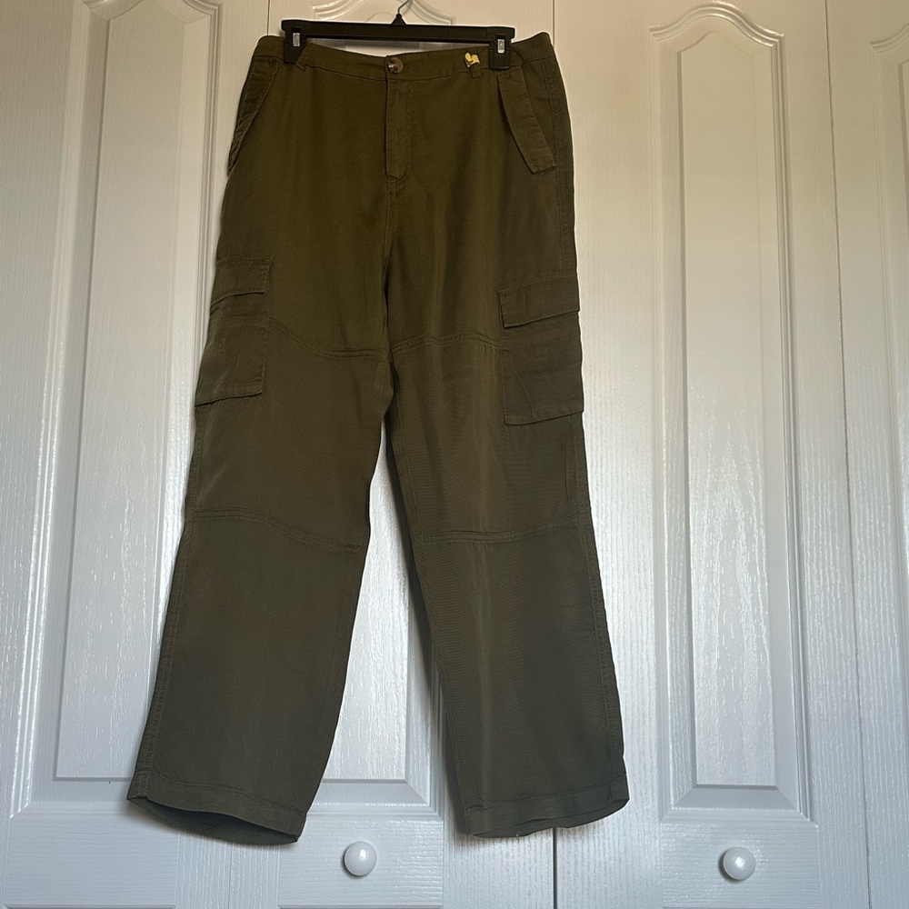 Women's Olive Straight Leg Cargo Pants